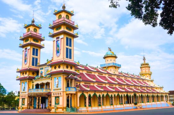 CU CHI TUNNELS AND TAY NINH (L)