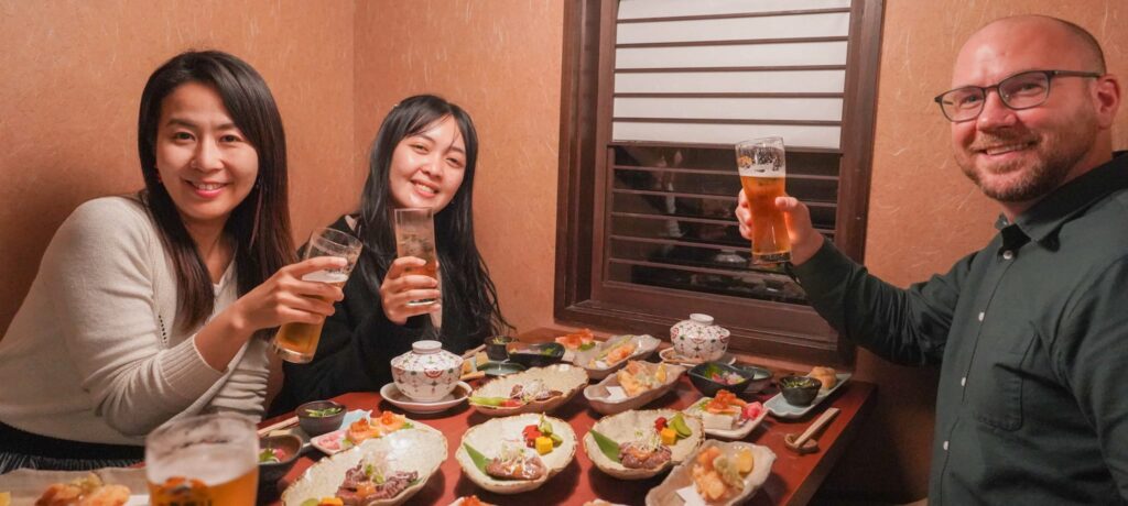 Taste Sake made in Hiroshima! Try different flavors, from dry and rich to sweet and light
Hiroshima is very famous for its sake breweries. In this tour, you will get to learn all about sake flavors, so you can try and find your favorite ones! Japanese Izakaya foods like grilled oysters, yakitori, fried fish pair perfectly with sake, of course. Feel free to ask your guide what the best combinations are!